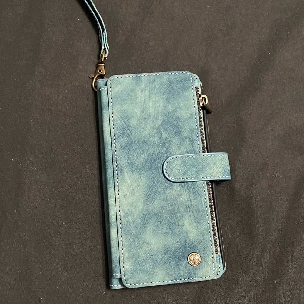 Elegant Green Wristlet Wallet & Phone case.